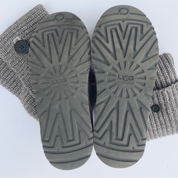 UGG Classic Cardy II Knit Boot Sherpa Winter
Warm Cozy Tall Button Chic - Picture 5 of 13